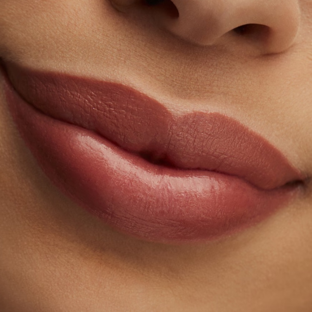🆕MAC Cosmetics Lusterglass shade hug me no box